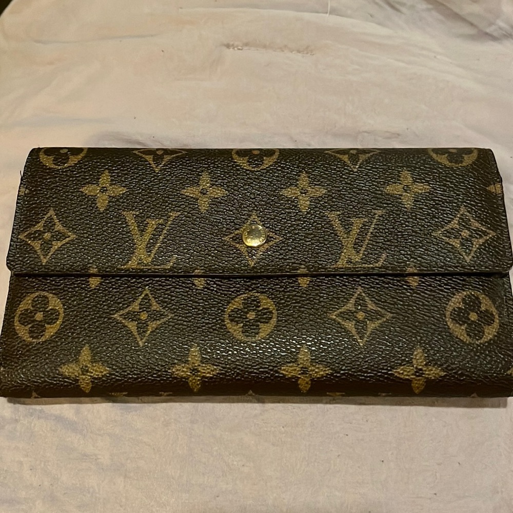 Authentic Louis Vuitton Long Sarah Wallet